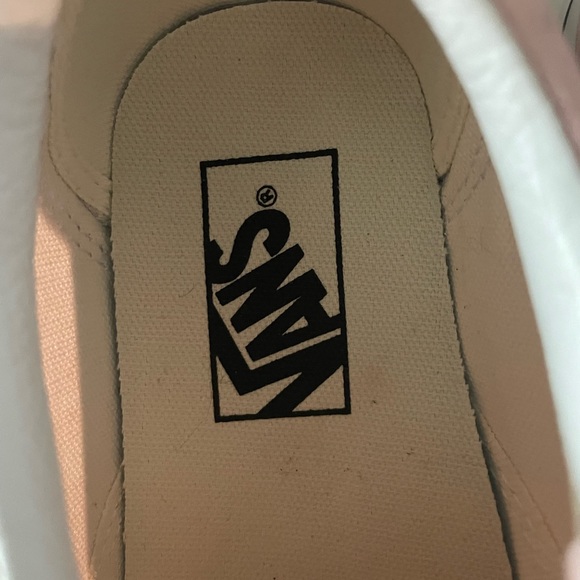 Vans - Picture 7 of 7